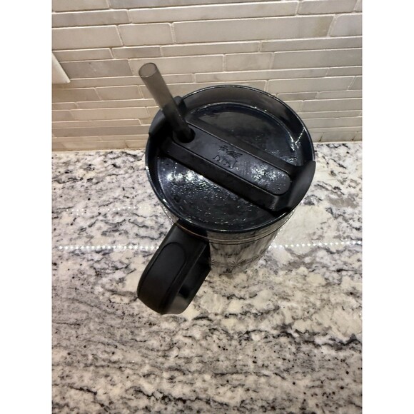 Stanley Deco Collection Gloss Black The Flowstate Quencher H2.0 40oz Tumbler - Picture 6 of 6